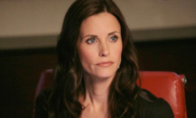 Scream, Courteney Cox omaggia Wes Craven sui social: “Sarebbe orgoglioso del nuovo film”