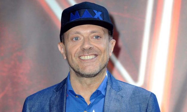 Max Pezzali: “Non sono un grande cantante, sono un outsider degli anni ’90 che ce l’ha fatta”