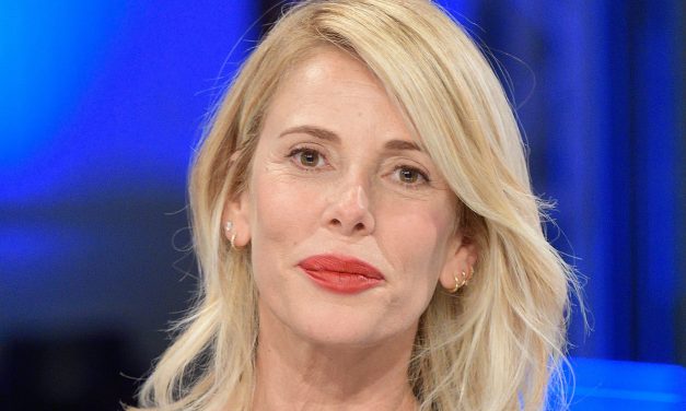 Alessia Marcuzzi rivela: “Mi dicono che faccio figli con tutti”