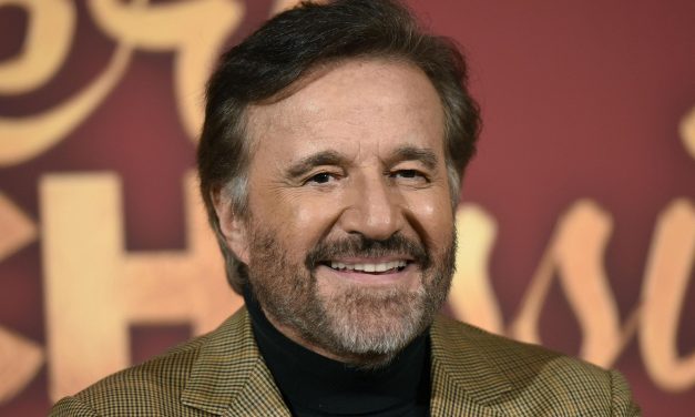 Christian De Sica: “Quando ho debuttato c’era mio padre in platea, me la facevo sotto”