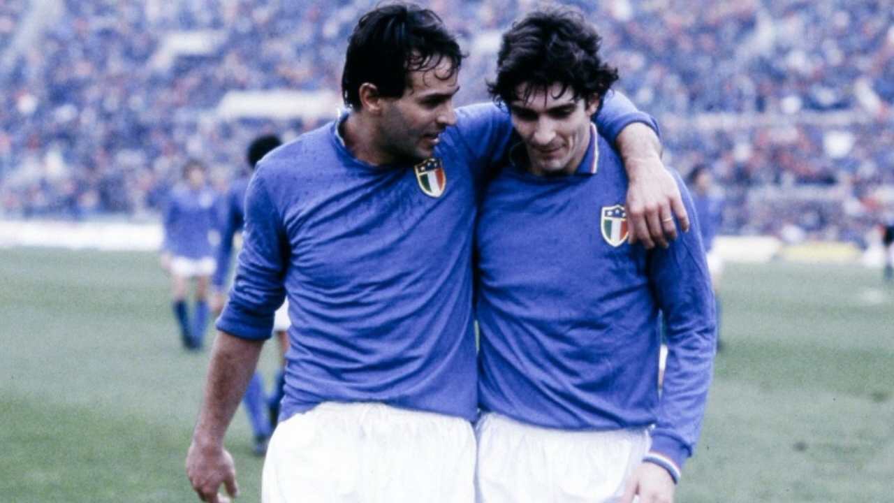 Funerali Di Paolo Rossi Il Commovente Saluto Di Cabrini Non Ti Lascero Mai Ma Tu Resta Vicino A Me Noi Degli 80 90