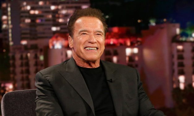 Arnold Schwarzenegger sulla foto di Will Smith in mutande: “Will povero bambino, piango per te”