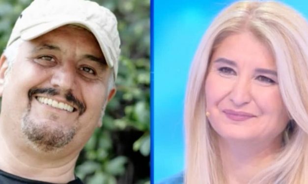 Pino Daniele, l’amaro sfogo della figlia: “La Cappella di mio padre non è una bacheca per gli annunci”