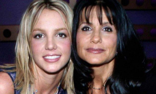 Britney Spears e quella telefonata al 911 contro gli abusi alla vigilia dell’udienza, la madre: “Sono molto preoccupata”