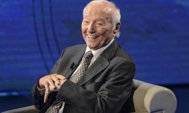 Piero Angela: “L’Italia dovrebbe fare gol anche nell’economia, nella scuola. Auspico che questo patriottismo non emerga solo nel calcio”