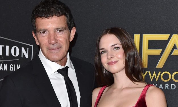 Antonio Banderas, la figlia Stella vuole rinunciare al cognome della madre Melanie Griffith: “Non lo uso!”