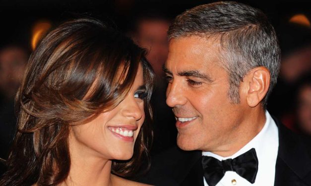 Elisabetta Canalis su George Clooney: “Amava fare i gavettoni ai paparazzi. Di lui ho un bel ricordo, ma non è stato facile gestire la stampa”