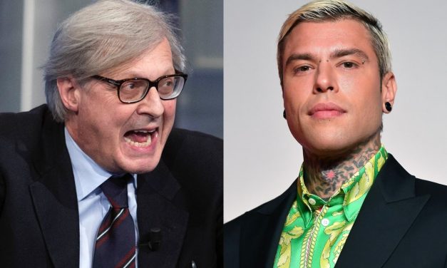 Sgarbi contro Fedez, si riaccende la rissa: “Se c’è una materia in cui sei competente è quella delle droghe. Sei un caprone ignorante”