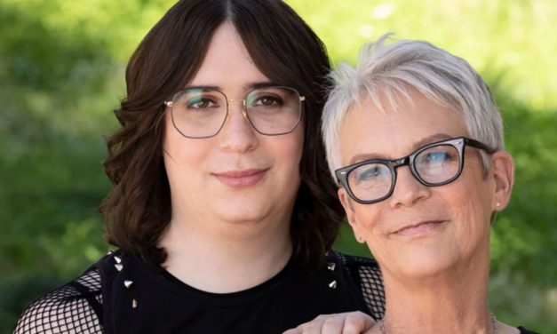 Jamie Lee Curtis presenta la figlia transgender: “Sto imparando una nuova lingua, commetterò errori, ma il mio compito è sostenere Ruby”