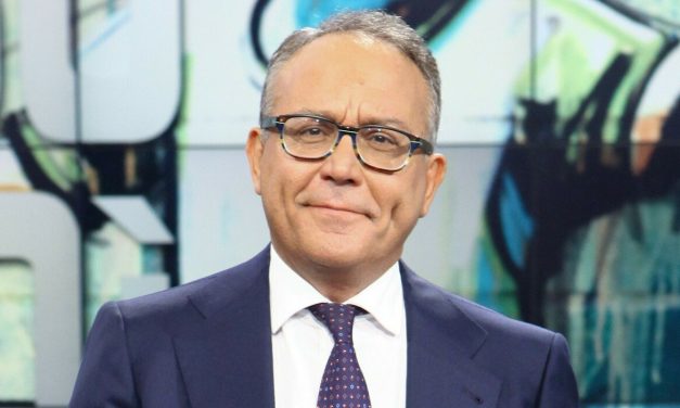 Enrico Varriale fa causa alla Rai: “Datemi subito una trasmissione”