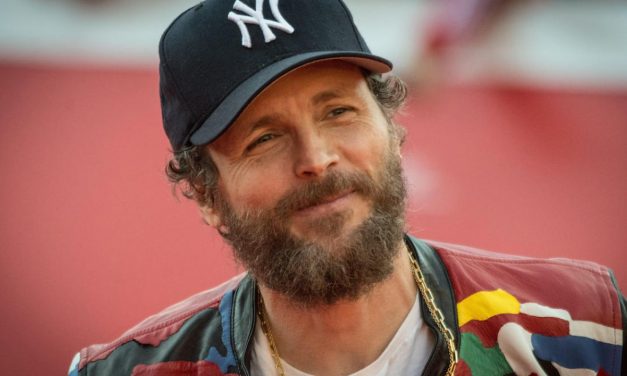 Jovanotti: “Papà non capiva il mio successo, per lui la musica era la cosa che mi veniva peggio. De André mi chiese una foto”