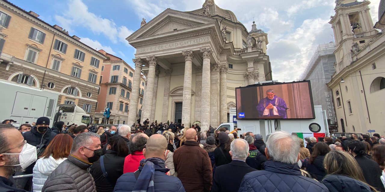 Monica Vitti, l’ultimo saluto a Roma: i funerali in Piazza del Popolo