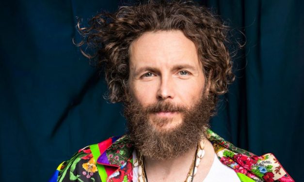 Jovanotti: “Ho rischiato di morire veramente. Di setticemia. In sala operatoria ho preso un batterio che ha complicato tutto”