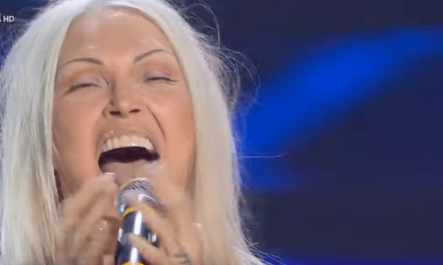 Sanremo 2023, Anna Oxa dopo le critiche sui social: “Siete analfabeti”