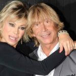 Carmen Russo sulla crisi con Enzo Paolo Turchi: “In una relazione come la nostra è normale che ci siano discussioni e piccole crisi, ma il reality ha amplificato tutto!”