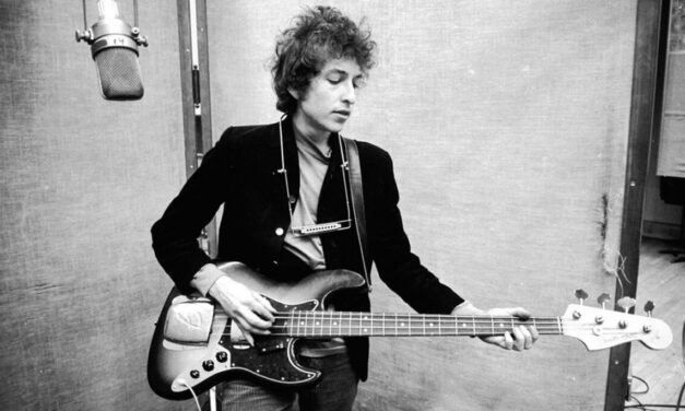 Bob Dylan torna live in Italia: i cellulari saranno vietati, verranno sigillati all’entrata