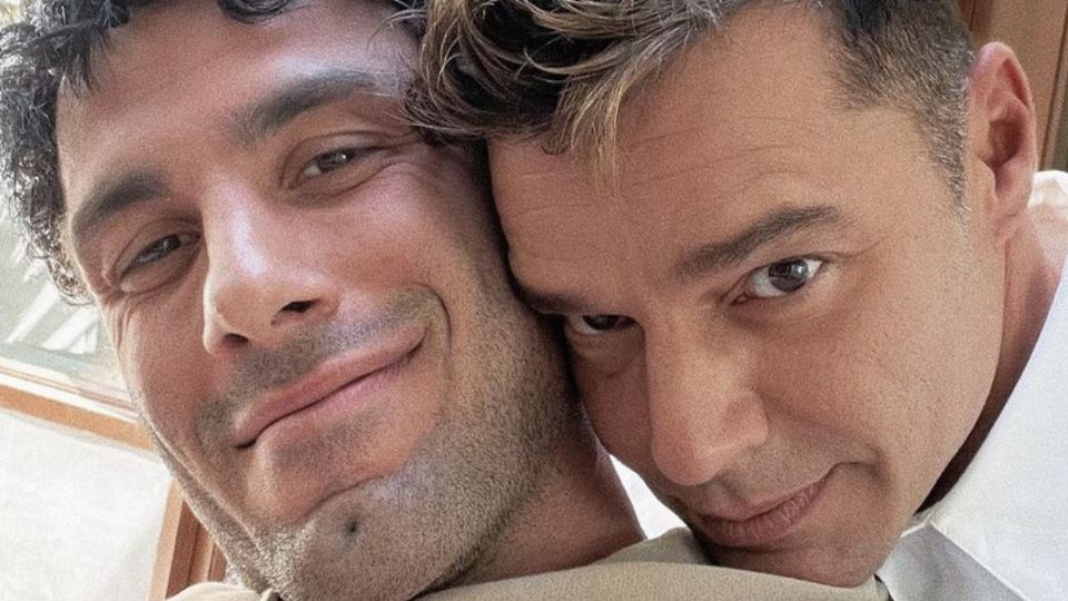 Ricky Martin e il marito Jwan Yosef annunciano il divorzio via social: “Concludiamo il matrimonio con amore, rispetto e dignità”