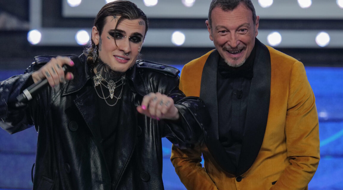 Palinsesti Rai, l’ad Sergio sul caso Fedez e Rosa Chemical a Sanremo: “Indecoroso e inaccettabile, se dovesse succedere qualcosa ne chiederemo conto”