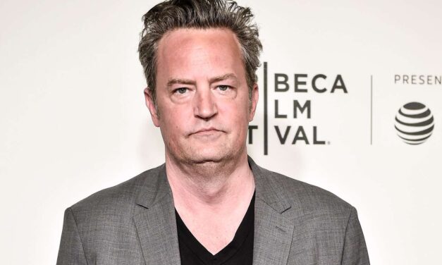 Matthew Perry, per la sua morte sono state incriminate cinque persone, due delle quali medici