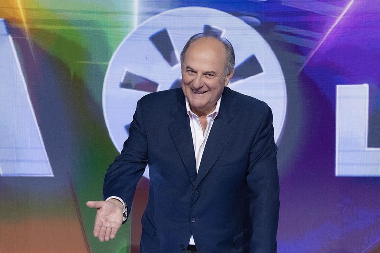 La ruota della fortuna, boom di ascolti per Gerry Scotti: “Un momento emozionante dedicato a un classico della storia della tv”