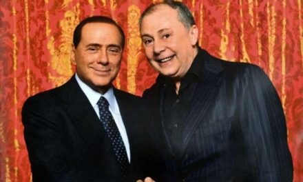 Lele Mora: “Silvio Berlusconi? Ci sentivamo cinque, sei volte al giorno. Tanta gente mi chiedeva di venire ad Arcore per cenare con lui, ma io non ho mai portato nessuno!”