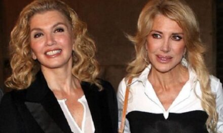 Gabriella Carlucci svela perchè non lavora con le sue sorelle: “Divenimmo bersaglio di una parodia del Trio Solenghi-Marchesini-Lopez. Decidemmo di non prestare il fianco!”