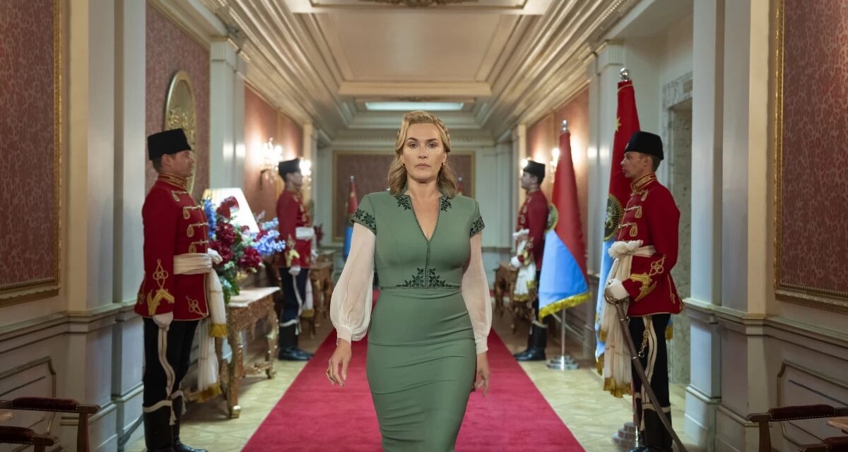 Kate Winslet si è rifiutata di coprire i rotolini di pancia su alcuni set: “Ci stiamo privando dei corpi femminili non filtrati e realistici nei film”