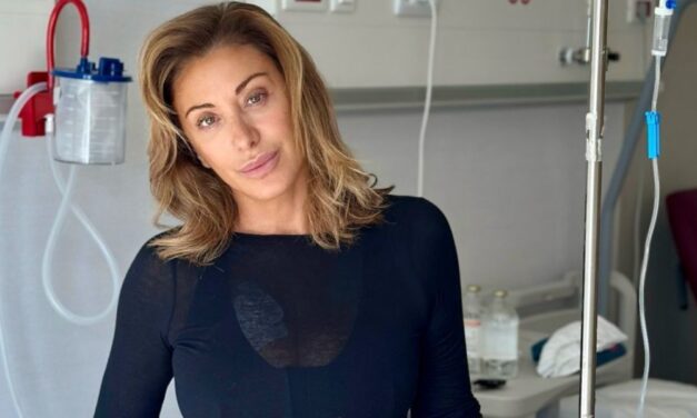 Sabrina Salerno: “Tra poche ore entro in sala operatoria per un intervento al seno a causa di un nodulo maligno”