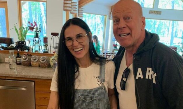 Demi Moore: “Bruce Willis è stabile. La malattia è quello che è, bisogna essere realistici nell’accettarlo”