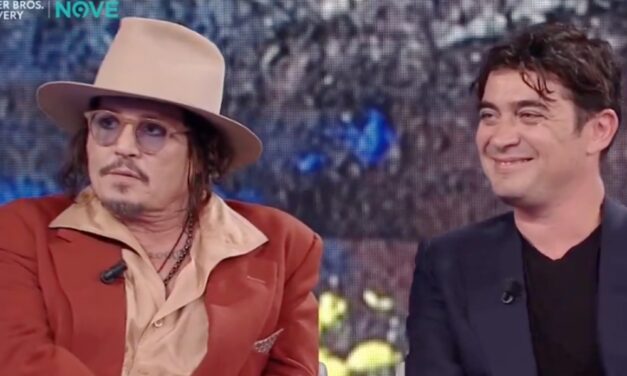 Scamarcio ricorda il primo incontro con Depp: “Ero in un distributore di benzina a fare una zoom call”