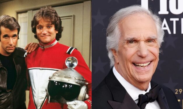 Henry Winkler ricorda Robin Williams: “Nessuno voleva interpretare Mork. Si presentò lui e capii che era un genio”