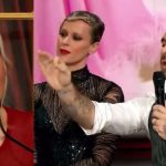 Federica Pellegrini, il suo maestro licenziato da Ballando con le stelle. Selvaggia Lucarelli: “Della Pellegrini non gliene frega nulla”