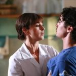 Riccardo Scamarcio e la scena erotica con Monica Bellucci in Manuale d’amore 2: “Dopo sette ore a fingere un amplesso puoi avere reazioni involontarie”