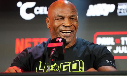 Tyson torna sul ring a 58 anni contro lo youtuber Paul: “Sono più duro di quanto credessi”