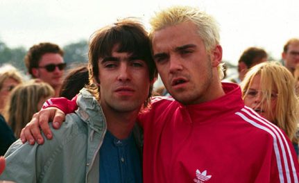 Robbie Williams: “Oasis? Mi snobbavano perché veniva da una boy band. Gary Barlow? Era ricchissimo, era lui che scriveva le canzoni”